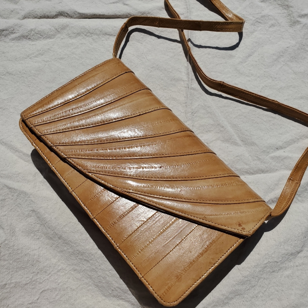 Vintage 1980's Tan Eelskin Clutch / Handbag Purse